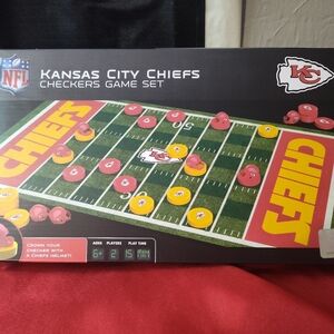 NEW NFL Kansas City Chiefs Checkers Game Set 21” x 13” Board Complete KCC3030